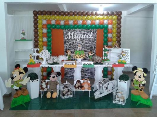 Festa Safari Mickey com painél de bexiga