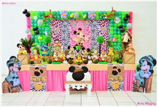 Festa Safari Minnie com painél de tecido