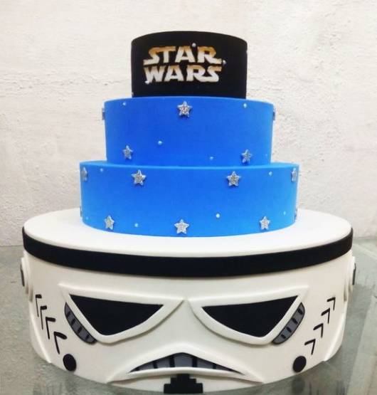 Festa Star Wars bolo fake de EVA
