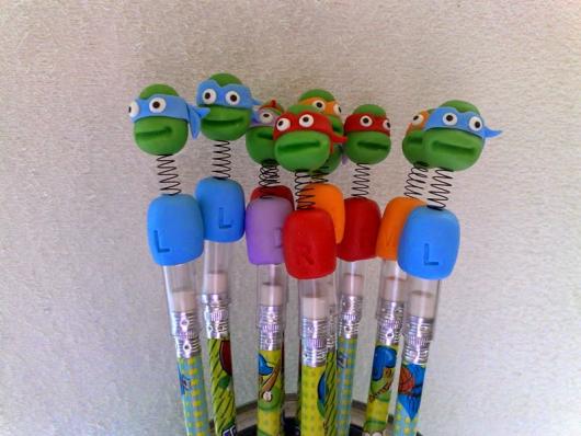 Festa Tartarugas Ninja lembrancinha de biscuit ponteira de lápis