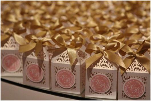 Lembrancinhas de 15 Anos caixinha surpresa dourada