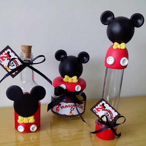 Lembrancinha de biscuit do Mickey no tubete