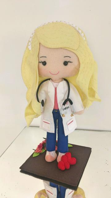 Lembrancinhas de Feltro para formatura mini médica