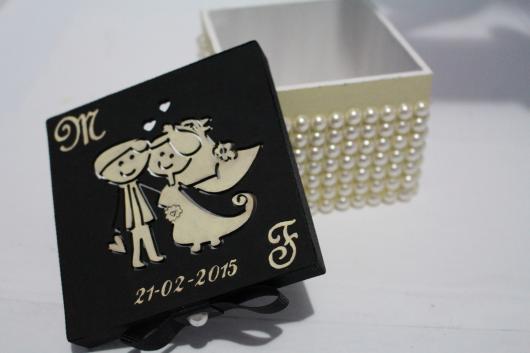 Lembrancinhas para Padrinhos de Casamento cixa de MDF com pérolas