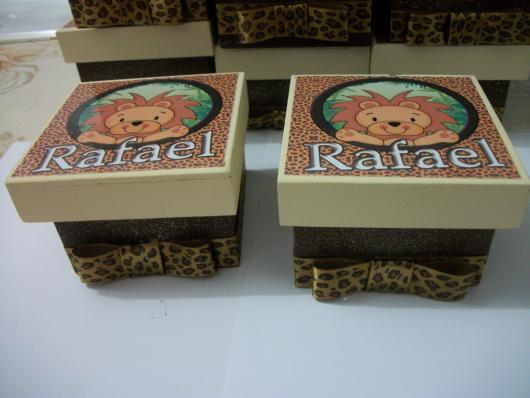 Lembrancinhas Safari caixinha de MDF personalizada