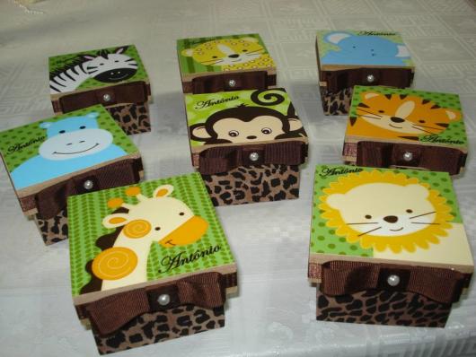 Lembrancinhas Safari caixinha de MDF adesivada