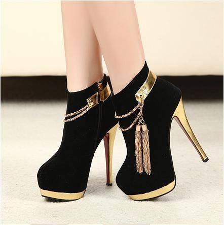 Presentes Criativos para Namorada sapato salto preto e dourado