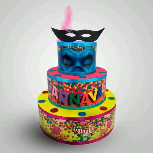 Bolo de Carnaval fake de EVA