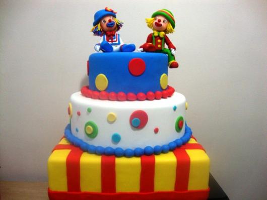 Bolo Patati Patatá fazul azul amarelo e vermelho