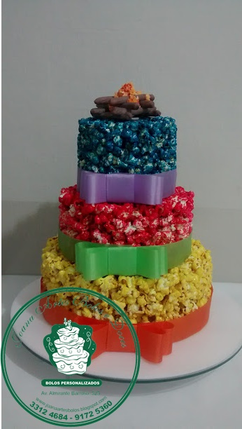 bolo 3 andares colorido