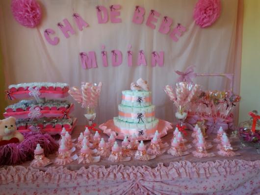 Chá de Bebê Simples rosa com letras de EVA