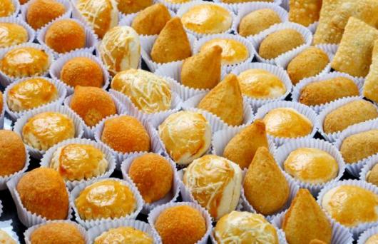 Chá de Bebê Simples salgados para servir