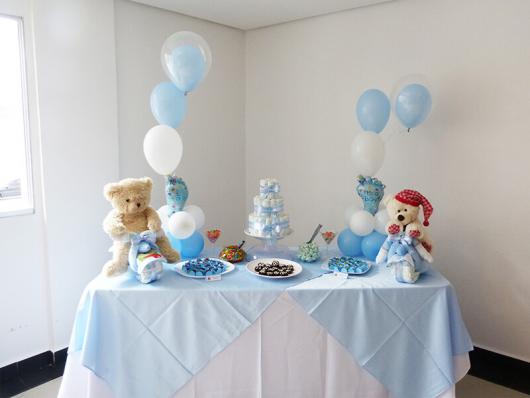 Chá de Bebê Simples azul decorado com ursinhos e balões