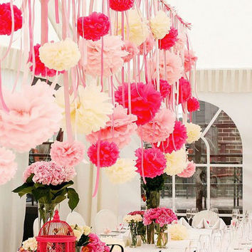 Cortina de Papel Crepom rosa com flores