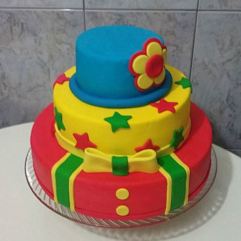 Festa Patati Patatá de pasta americana vermelho amarelo e azul