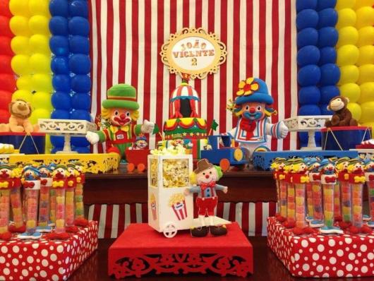 Festa Patati Patatá com painel vermelho e branco
