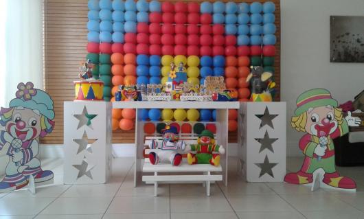 Festa Patati Patatá provençal com display dos palhaços