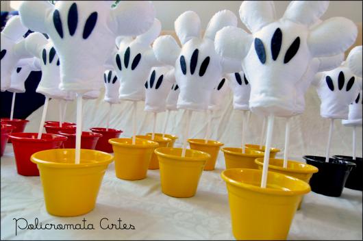 Lembrancinhas do Mickey vasinho decorativo com mão do mickey de feltro