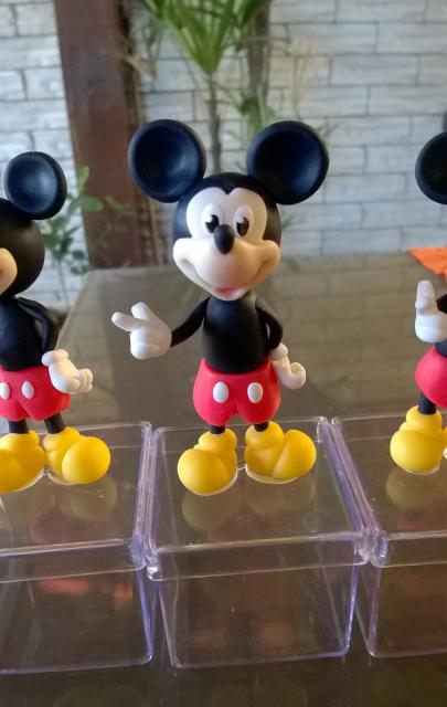 Lembrancinhas do Mickey caixinha de acrílico personalizada com biscuit