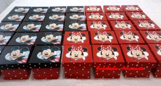 Lembrancinhas do Mickey e Minnie caixinha de MDF