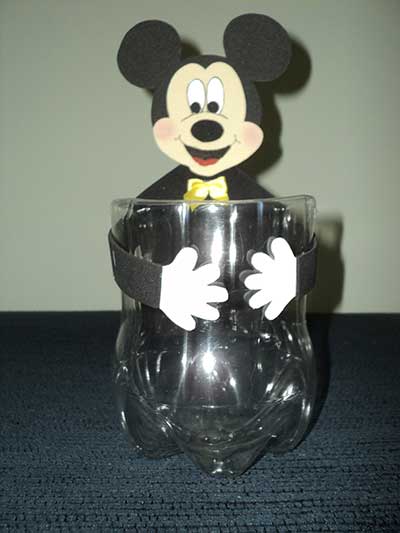 Lembrancinhas do Mickey feita com garrafa pet