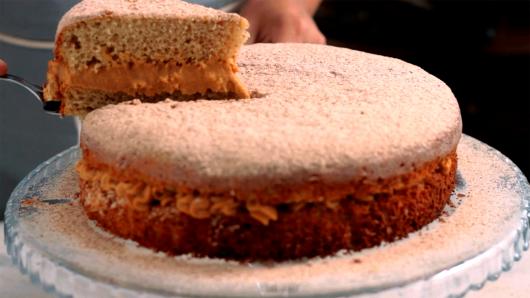 Bolo de Churros Simples com recheio de doce de leite