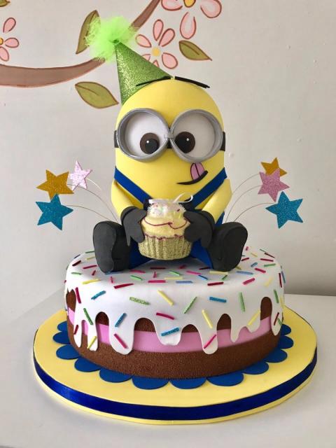 bolo dos minions fake