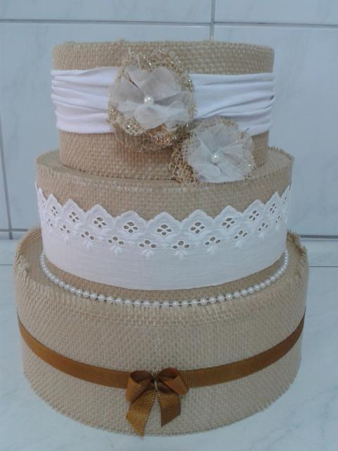 Bolo Fake Casamento de Tecido com juta e renda