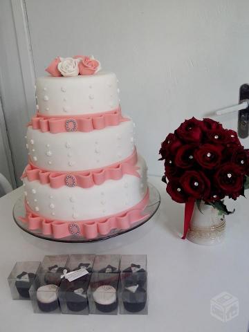 Bolo Fake Casamento rosa e salmão com 3 andares