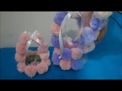 Cesta de Páscoa de Garrafa Pet com pompom rosa e azul