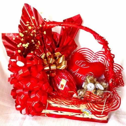 Cesta de Páscoa Para namorada com coração vermelho