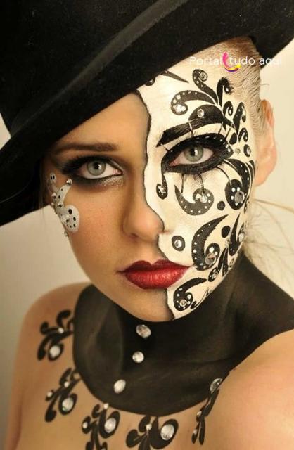 Como Fazer Máscara de Carnaval Veneza branca com detalhes em preto