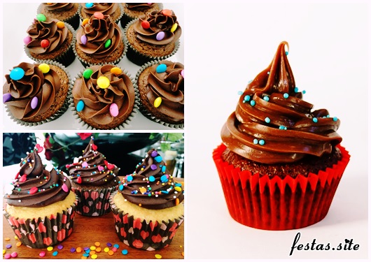 Cupcake de Chocolate com confete colorido