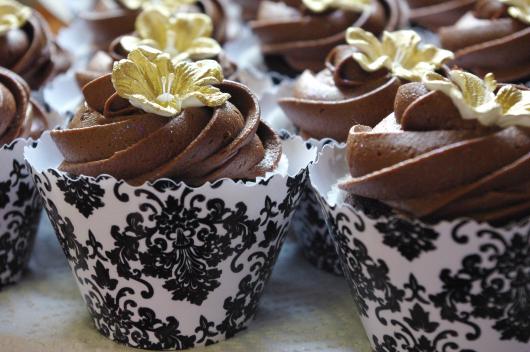Cupcake de Chocolate wrapper preto e branco
