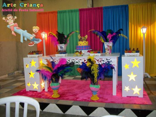 Decoração de 15 anos de Festa à Fantasia com estilo provençal