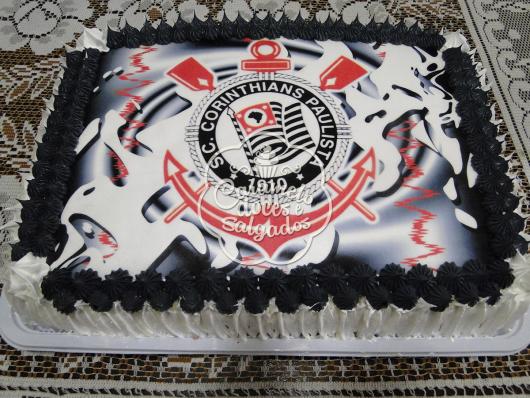 Decoração simples de aniversário com bolo do Timão