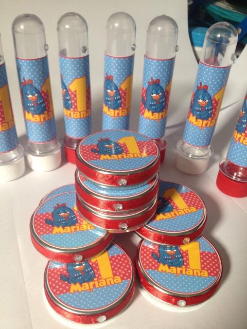 Lembrancinhas da Galinha Pintadinha com tubetes e latinhas personalizados