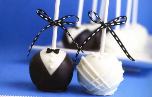Pop Cake de Casamento com terno do noivo 
