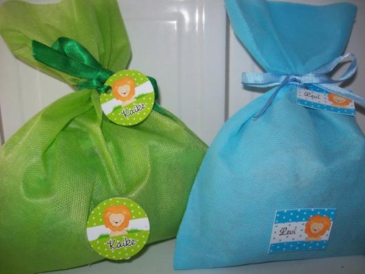 Saquinhos para Lembrancinhas de TNT com tema safari