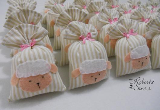 Saquinhos para Lembrancinhas de tecido com ovelha