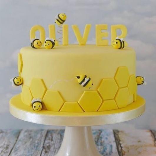 Bolo da Abelhinha de pasta americana com efeito de colmeia