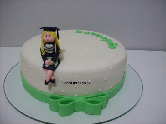 Bolo de Formatura Nutrição branco e verde