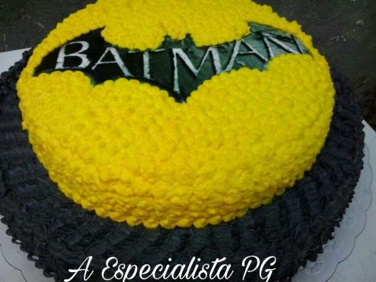 Bolo do Batman decorado com chantilly