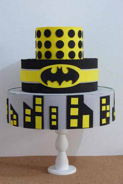 Bolo Fake Batman emborrachado