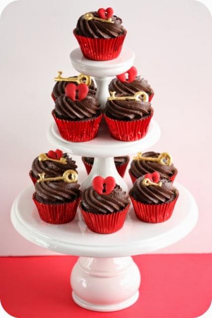 Cupcake para Dia dos Namorados Confeito chave e coração com fechadura