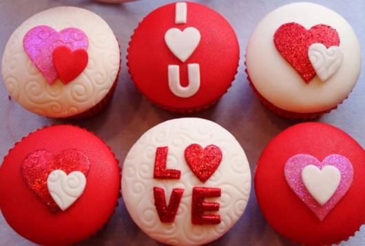 Cupcake para Dia dos Namorados Com Frase Eu te amo/I love you