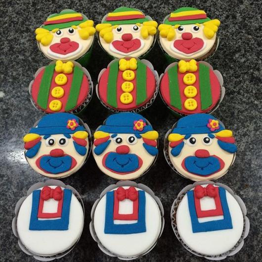 Cupcake Patati Patatá decorado com rostos