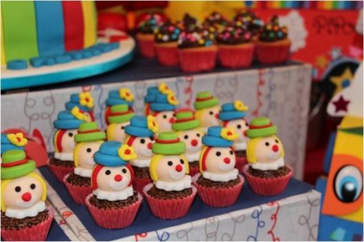 Cupcake Patati Patatá com rostinhos de palhacinhos