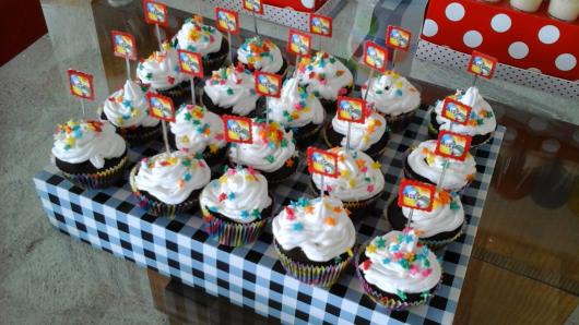 Cupcake Patati Patatá com plaquinha personalizada