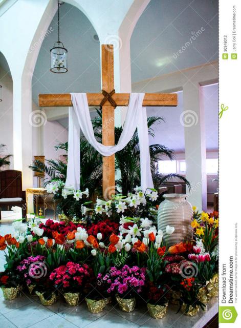 Decoração de Páscoa Para Igreja com flores naturais